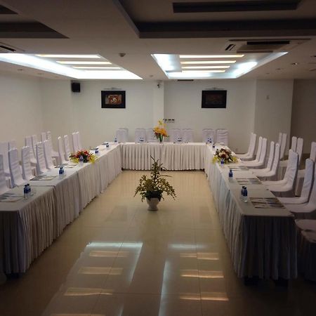 Varna Hotel Дананг Экстерьер фото