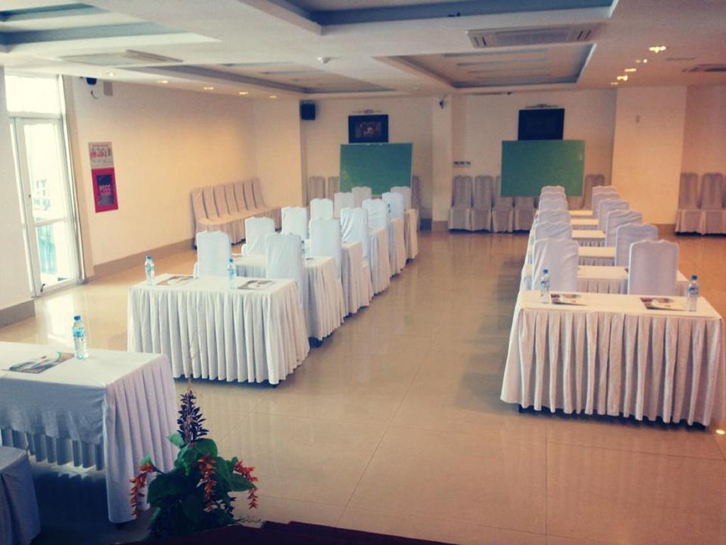 Varna Hotel Дананг Экстерьер фото